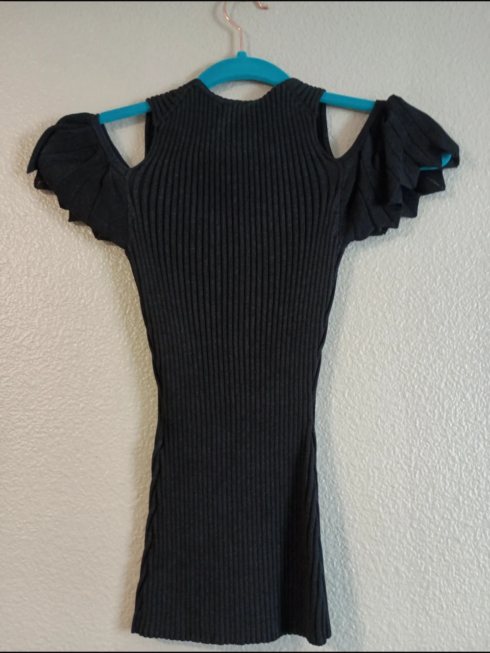 Black Ribbed Cold-Shoulder Knit Top - Picture 2 of 3
